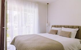 Brand New & Comfort Apartment L & L ,Free Parking + Close To Beach